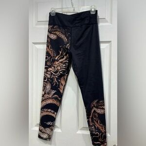 Lotus Leggings Size small Dragon Black NWOT